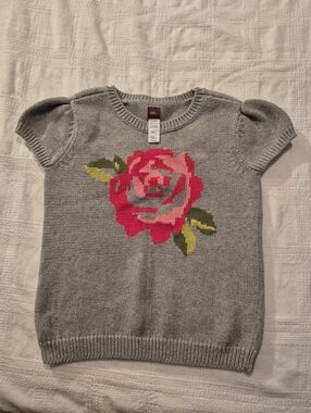 Tea Collection girls size 8 short sleeve pullover sweater with rose design VGUC
